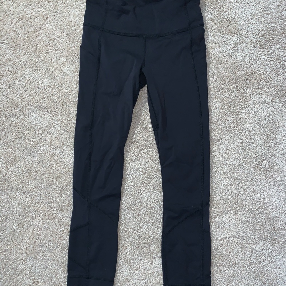 Black lululemon crop leggings 23”